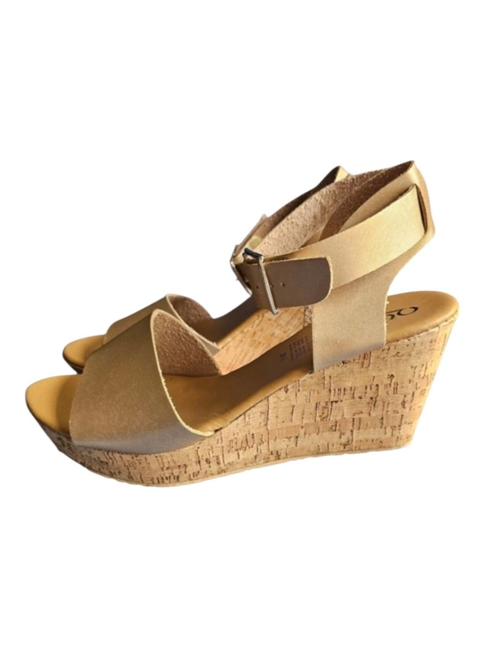 QUEEN Gold Wedge Sandals Size 9 NWOT